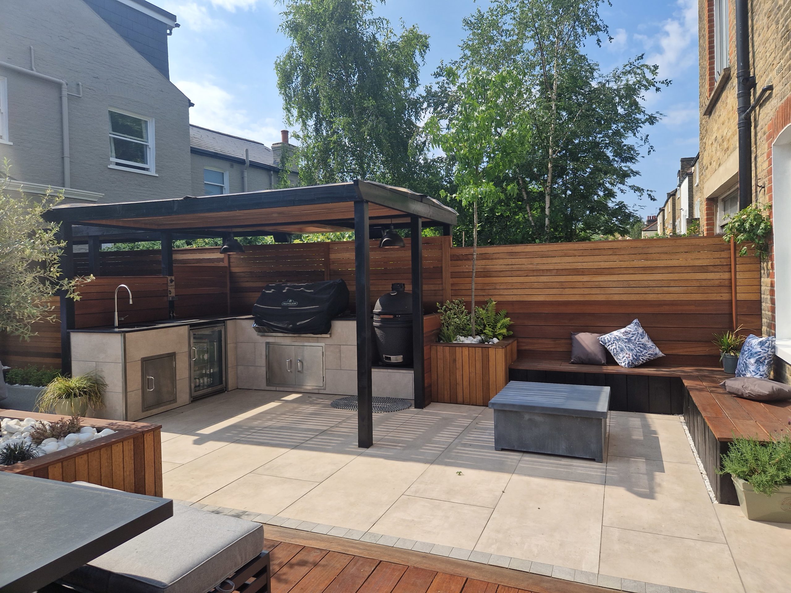 Custom Outdoor Kitchens Design & Installation | Taylored Gardens